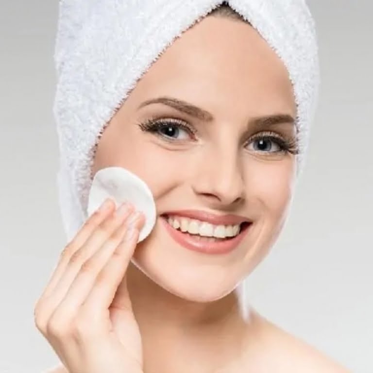 روتین مراقبت روزانه پوست چرب