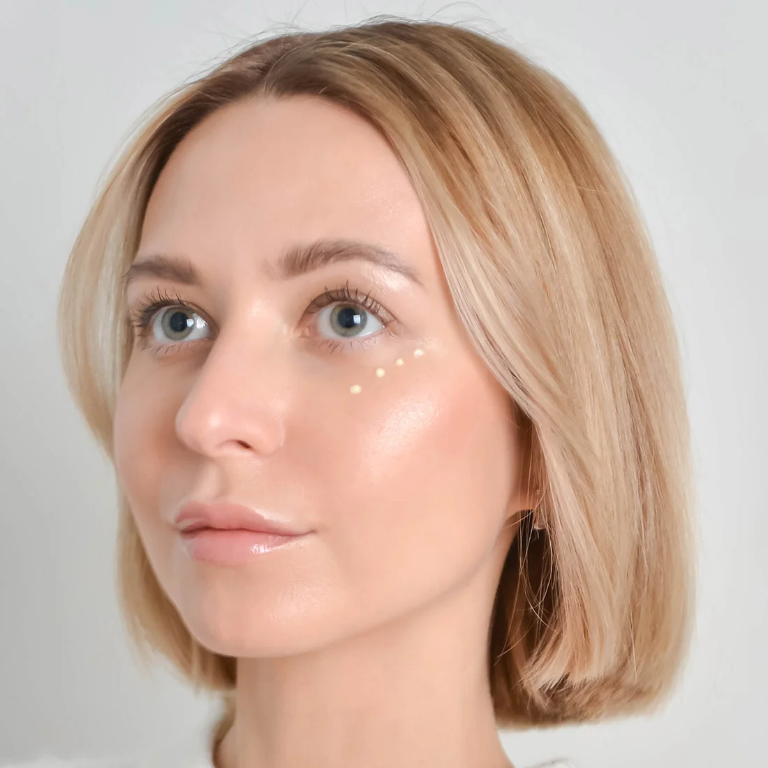 کرم دور چشم مغذی و ضد تیرگی آیزو Isov Hydro Nourishing Eye Cream 30ml - تصویر 2