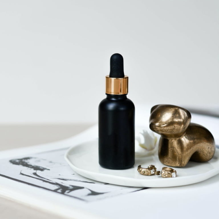 طرز استفاده از سرم رتینول