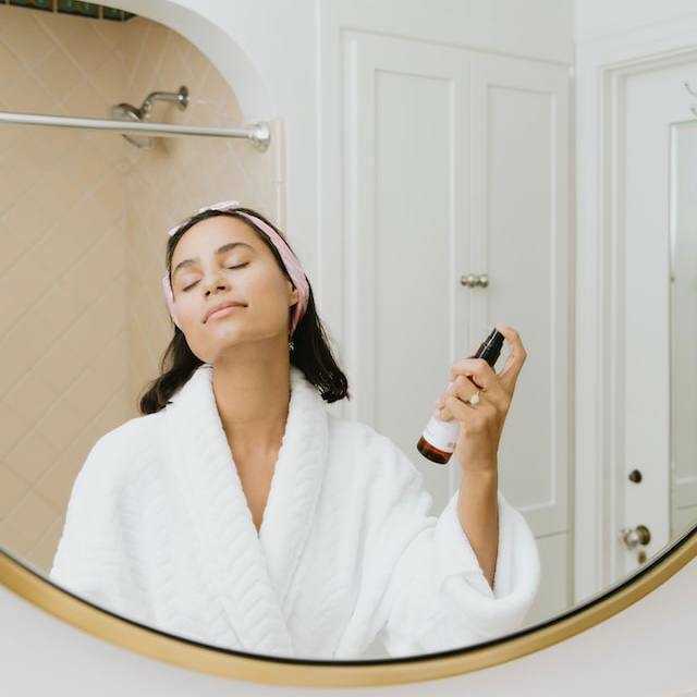 کرم لایه برداری صورت