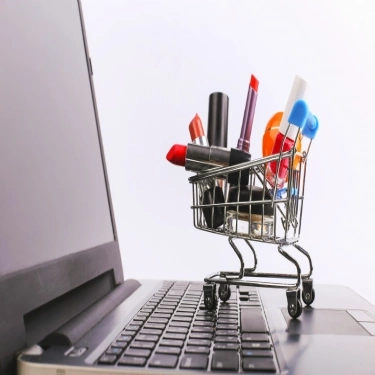 مزایای خرید آنلاین لوازم آرایش: ۷ دلیل که چرا باید آنلاین خرید کنید؟