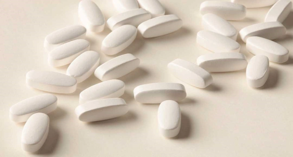 عوارض ترانگزامیک اسید